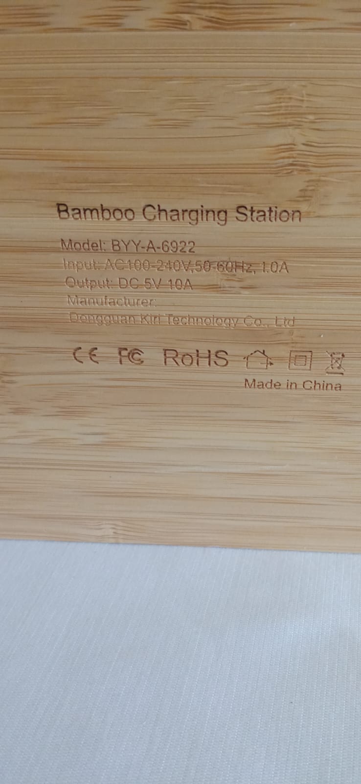 Töltőállomás több készülékhez Bamboo 50W 7 csatlakozóval - BYYA-6922