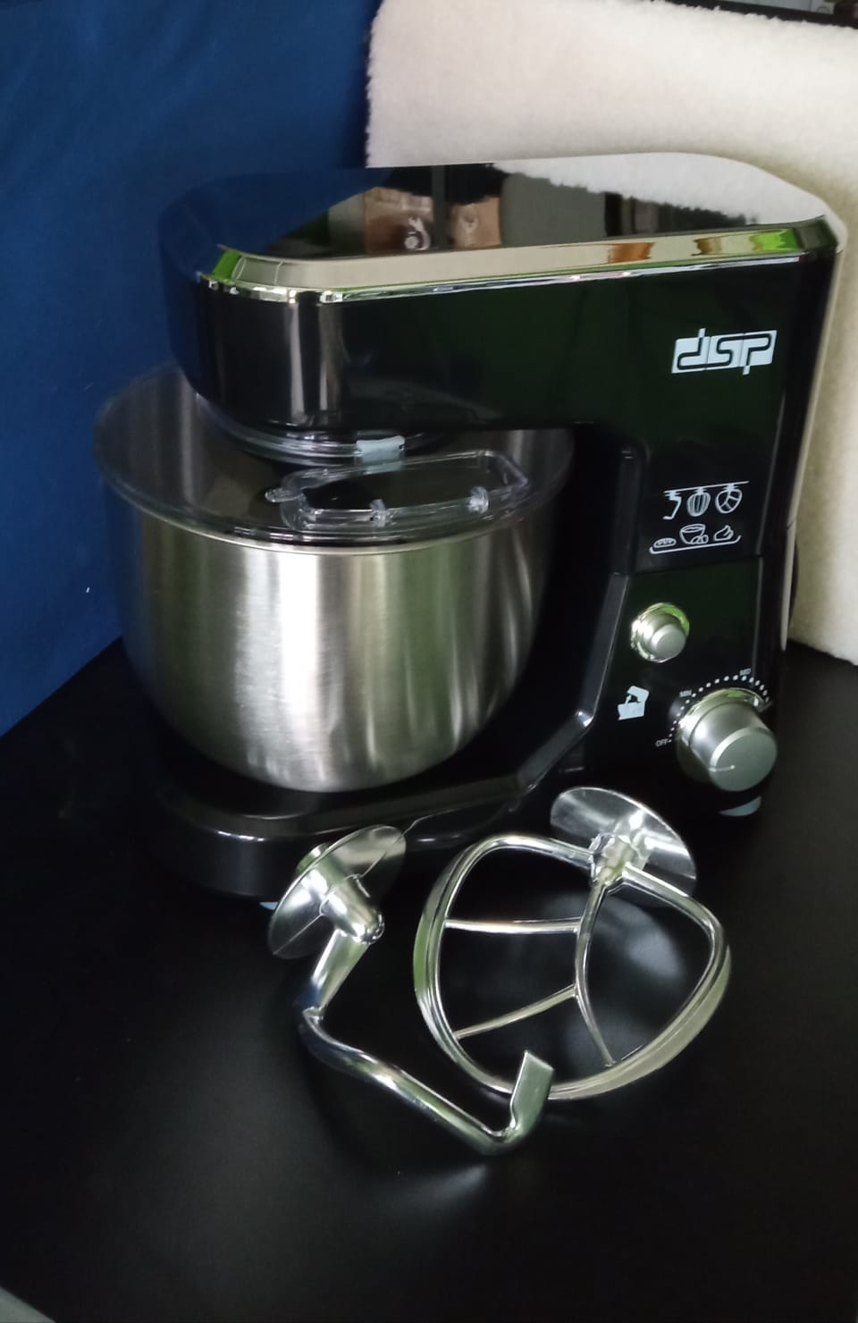 Turmixgép DSP KM3030 1,5 l – Erőteljes keverés smoothiekhoz és levesekhez