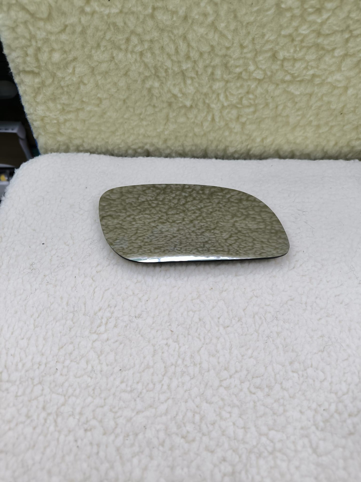 JMS0333-R Fűtött tükörüveg, külső tükörüveg hordozólemezzel Kompatibilis a VW Touran 2003-2009 modellel, csere a VW Caddy 2004-2015 modellhez (jobbra)
